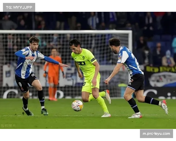 西班牙人连胜两场 紧追西甲榜首位置 西班牙人连胜两场 紧追西甲榜首位置